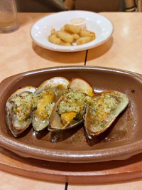 サイゼリヤの「ムール貝のガーリック焼き」（税込400円）（画像提供：樋廻さん）