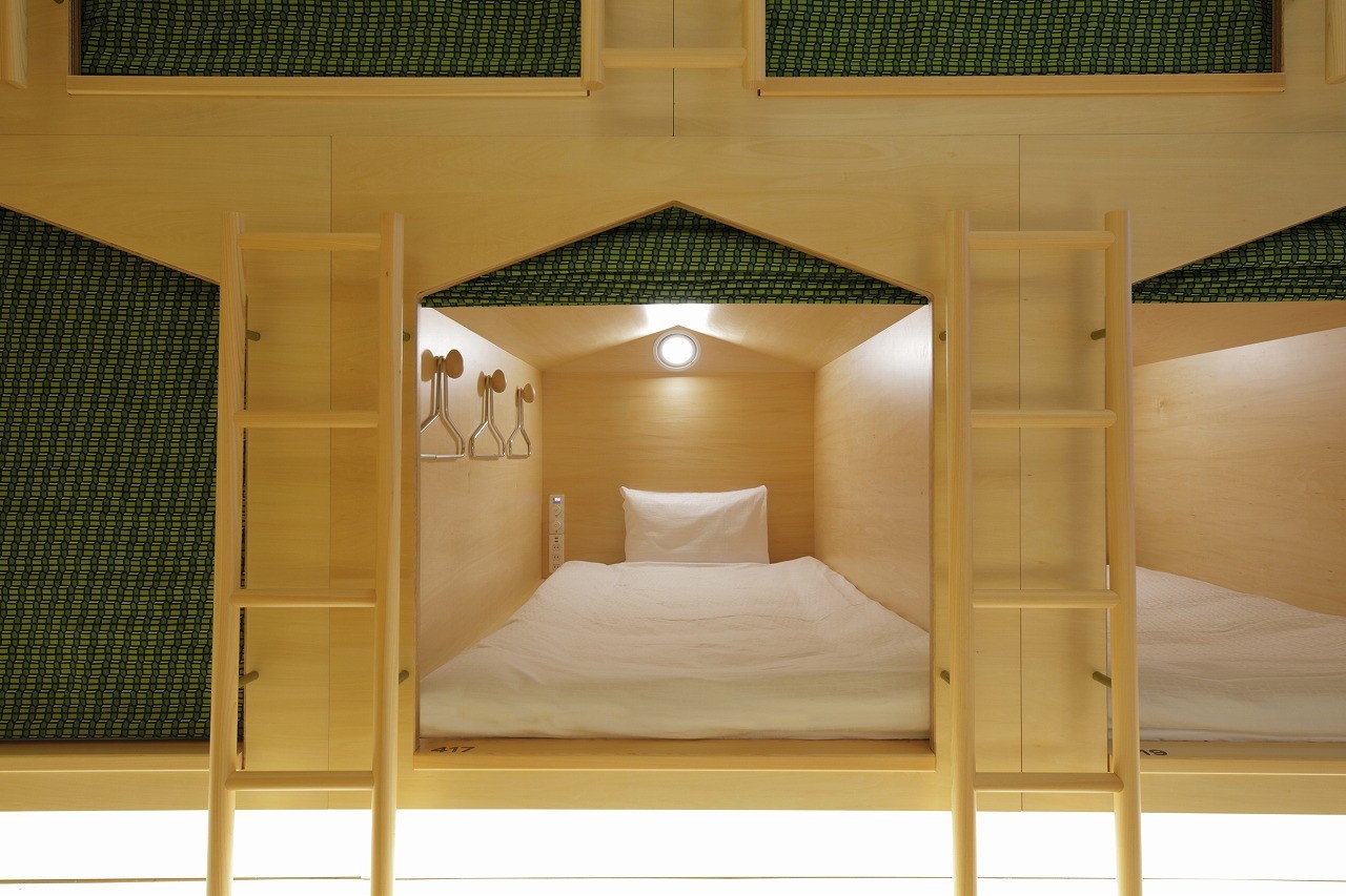 カプセルホテル止まらぬ進化 京都ではあこがれの 北欧デザイン に 日本初 カフェ アアルト も併設 まいどなニュース