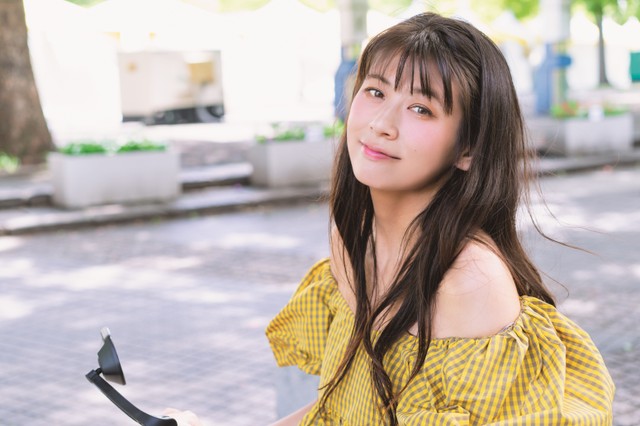 〝洗脳〟体験を告白した不惑のグラビアアイドル。小阪由佳写真集「ｕｎｔｉｌ　ｔｈｅ　ｅｎｄ　～裸洗～」より©Ｓｅｉｊｉ　Ｙａｎｉｓｈｉ　©Ｆｕｔａｂａｓｈａ　Ｐｕｂｌｉｓｈｅｒｓ　Ｌｔｄ．２０２５