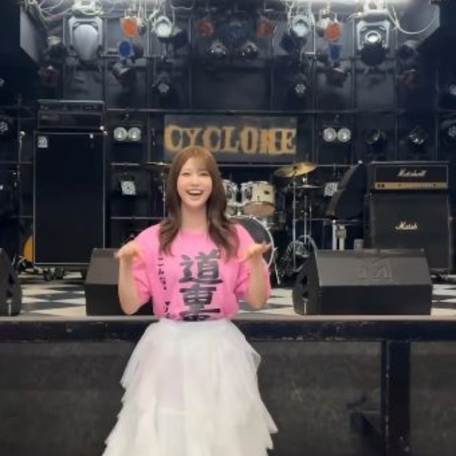「ヤバいTシャツ屋さん」のインスタグラム＠yabat_official