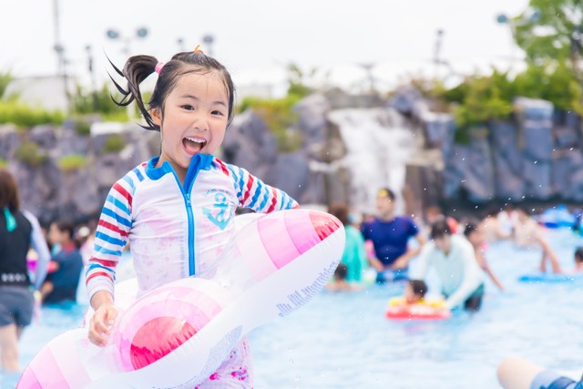 プールで「鼻をつくような独特の匂い」が気になったことはありますか？　※画像はイメージです（tayukaishi/stock.adobe.com）