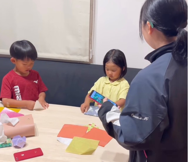 難聴のお姉ちゃんに手話で通訳する妹ちゃんの動画が話題に（提供：くりた家さん）