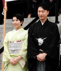 新派の看板俳優・喜多村緑郎と春本由香の２ショット