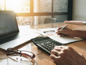 流れがわかれば簡単？贈与税申告の手続きを解説　添付書類や申告期限に注意