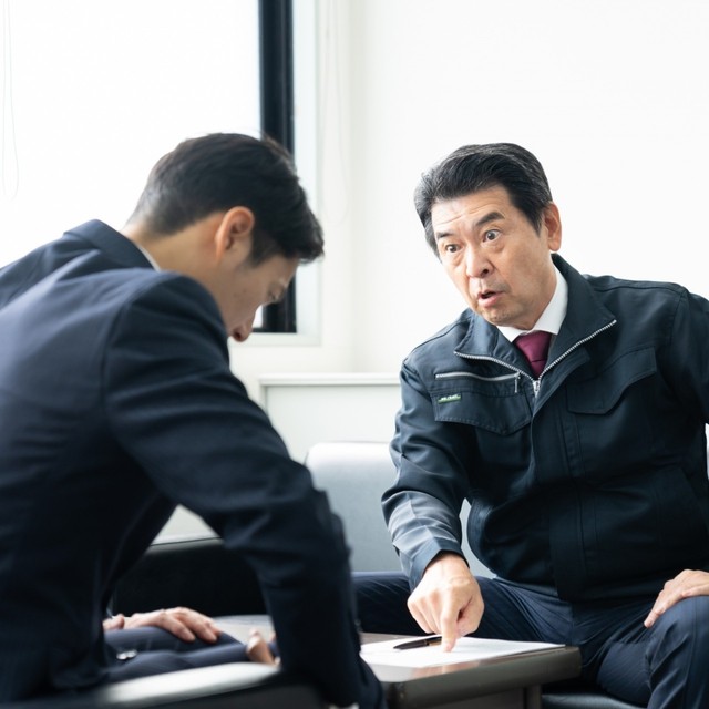 男のくせに休みのか？と言われて育休が取れない　※画像はイメージです（arancione/photoAC）