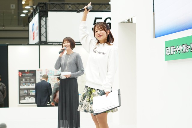 「東京モーターサイクルショー2026」のイベント司会を務めた平嶋夏海