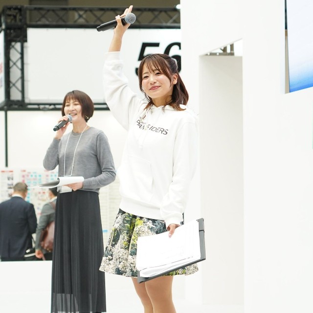 「東京モーターサイクルショー2026」のイベント司会を務めた平嶋夏海