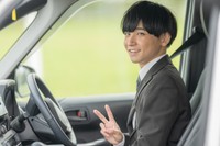 20歳の人気車1位は男女とも「アクア（トヨタ）」※画像はイメージです（YUTO PHOTOGRAPHER/stock.adobe.com/）
