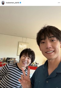 ヴァイオリニストのTAIRIKさん（右）と栗原はるみさん（本人のインスタグラムから）