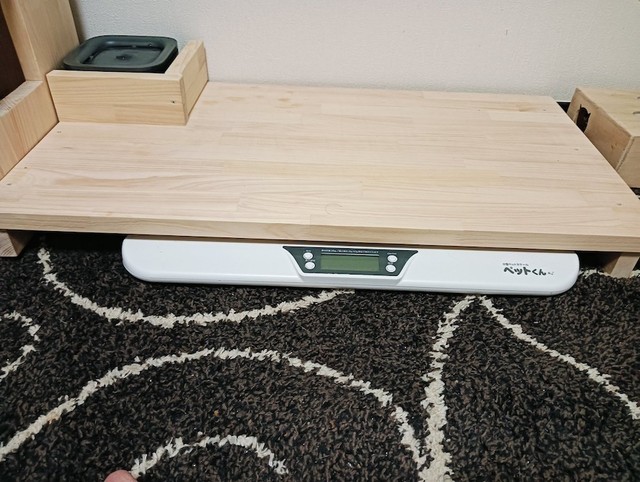 下部にはペット用の体重計も収納可能（画像提供：セルゥゥゥゥァァァァァさん）