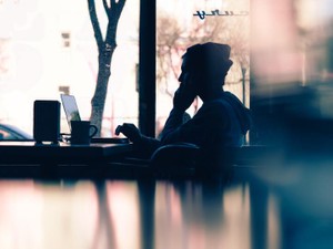 ゴーヤチャンプルーとカニカマで晩酌。「また明日」を続けた恋