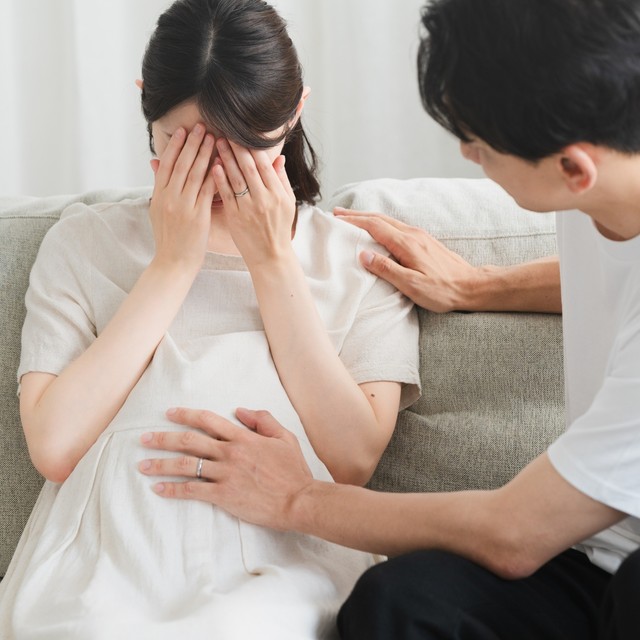 実家での出産に反対するのはまさかの妹？　※画像はイメージです（aijiro/stock.adobe.com）