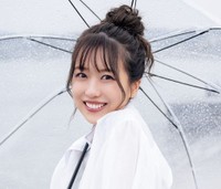 篠崎彩奈「週刊SPA!」（扶桑社）2025年12月9日号より＝撮影：武田敏将 ヘアメイク：原島未唯 スタイリング：樫田径奈 衣装協力：PUBLIC TOKYO Wild Lily PEAK&PINE