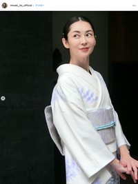 伊東美咲さん公式インスタグラム、2024年11月の投稿から