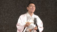 落語家の柳家花緑さん　岡山を題材にした新作落語を披露