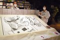 「進撃の巨人」の超大型漫画、鳥取へ進撃　限定本を展示