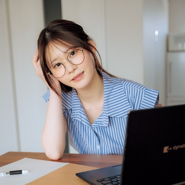 野村るなさん（撮影／友野雄　ヘアメイク／ムロゾノケイト（GiGGLE）　スタイリング／春原愛子）