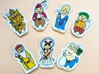 坂出市の画家・山口一郎さんが描いた「七福神お守りステッカー」