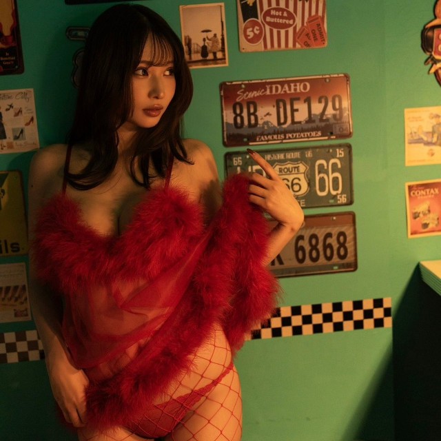 “美しすぎるドラマー”大野真依