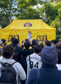甲子園外周LIVEを行った河野万里奈