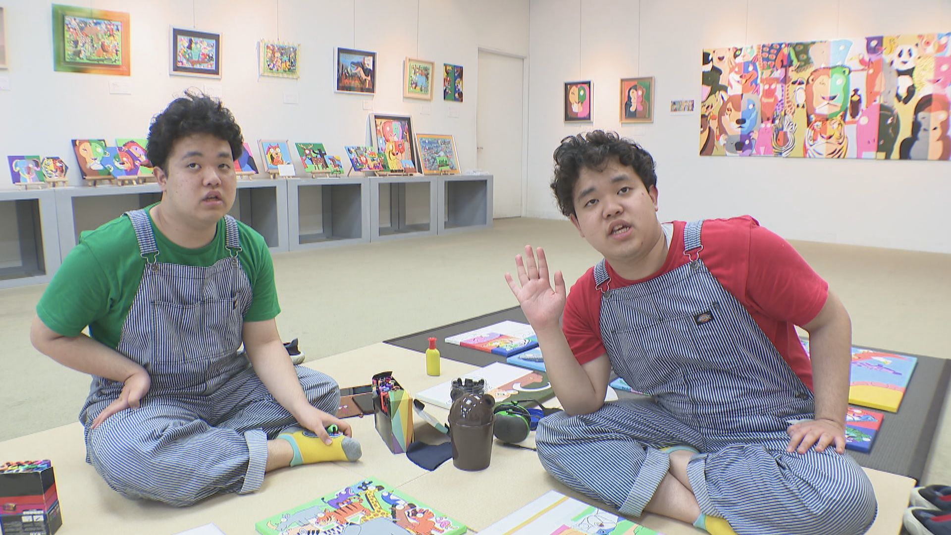 自閉スペクトラム症双子アーティストが描く動物の絵が文房具に！ 香川