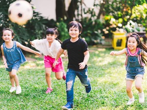 子どもの生を考えることは、人がどのように生きるのかを問うことにつながる。