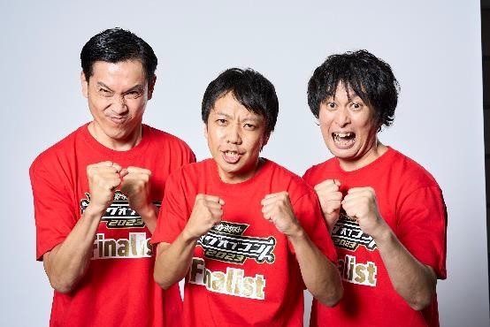 や団(左・ロングサイズ伊藤、中央・本間キッド、右・中嶋享無題）