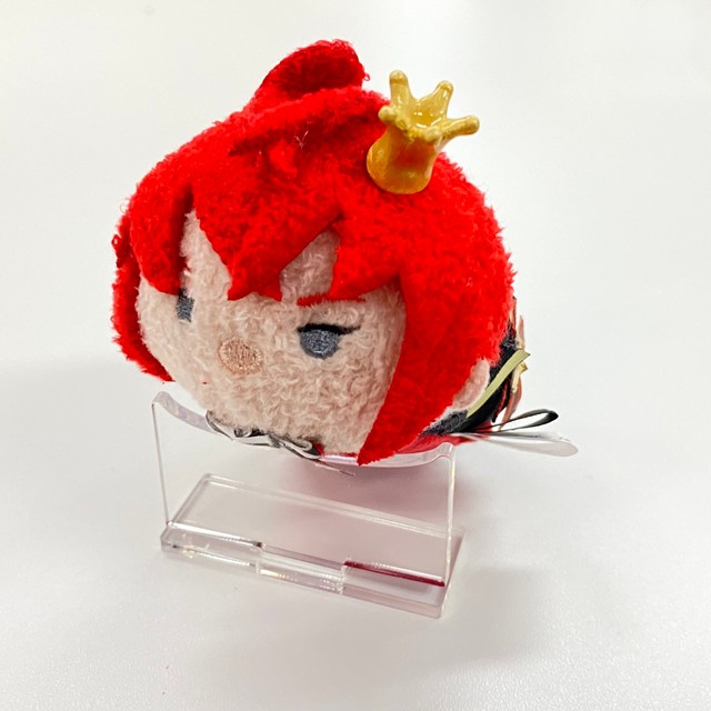 ディズニーツイステッドワンダーランドに登場する「リドル・ローズハート」という男の子のぬいぐるみ（ツムツム）（ちぇゆさん提供）