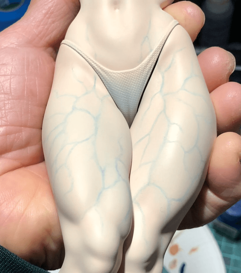 解剖学に基づいた血管を塗装（ななてんさん提供）