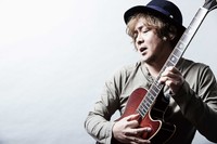 来年デビュー５０周年を迎えるシンガーソングライターの原田真二さん