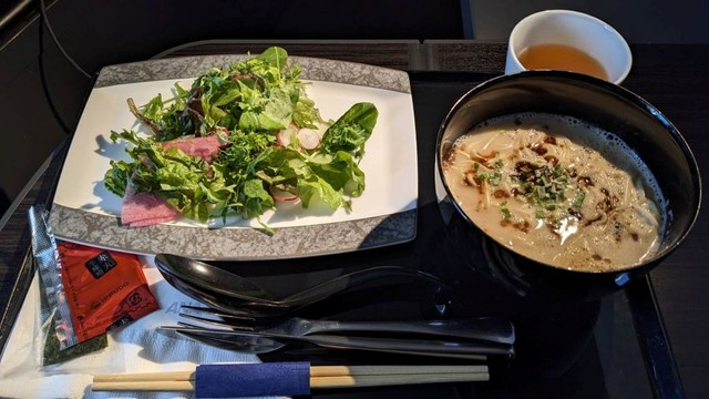 料理も豪華です。 ※並庭マチコさん提供