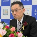 田中慎弥さん「ひよこ太陽」で泉鏡花賞　「空っぽな状態で書く方が言葉に対して謙虚になれる」
