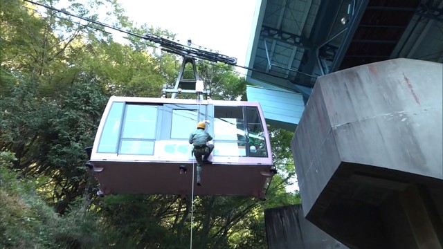 地上7mの乗客を救え！紅葉シーズンを前にロープウェーの救助訓練　香川・小豆島の寒霞渓