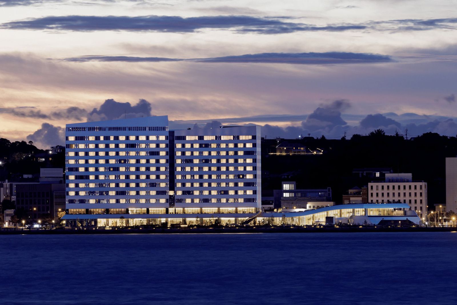 【リゾナーレ下関】外観_夕3