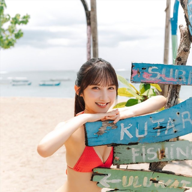 長友彩海1st写真集『予定外の瞳』（C）KADOKAWA　（C）DH　PHOTO：下田直樹