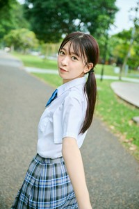 【オールアザー版】鈴原希実 1st写真集「 届け」掲載カット（撮影／熊木優）