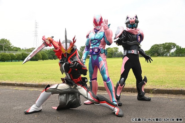 「増刊号」でライダーが共演