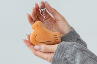「鳩ホルダー」1000円（提供）