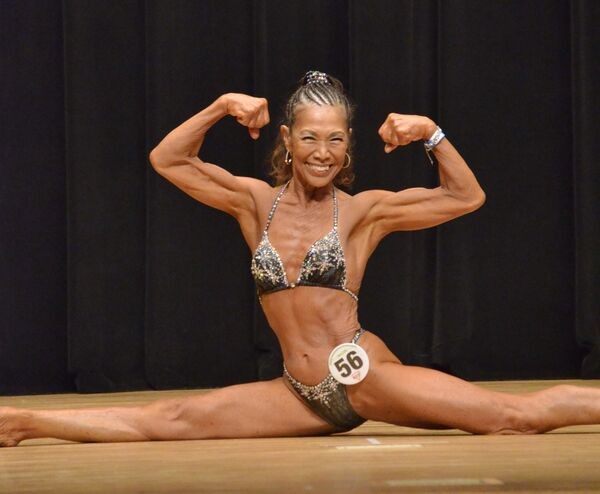 71歳ビキニ女性の筋肉美にボディビル業界騒然！ 「レジェンド」復活