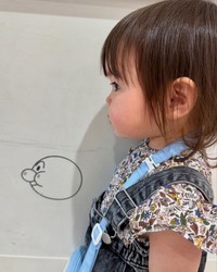 可愛らしいほっぺた♡アンパンマンと比べると…！？（提供：＠__ynsn.0402さん）

