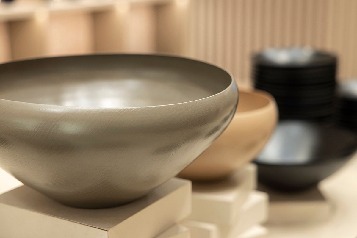 塗師・赤木明登さんが生む「輪島塗」の柔らかな美 ブルネロ クチネリ