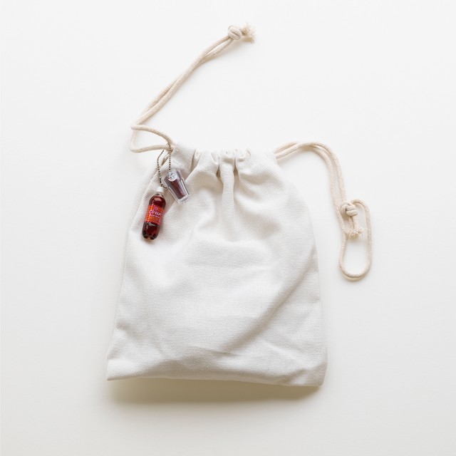 ポーチにつけてもカワイイ「コアップガラナ」（トーシン提供）