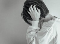 女性芸人の客いじりにショック…いったいどんなことを言われたのでしょうか？（イメージ画像）
