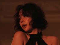 村重杏奈 写真集「あんな」（講談社）より