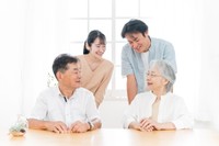 資産や介護方針といった「重要情報の共有」が不足　※画像はイメージです（buritora/stock.adobe.com）