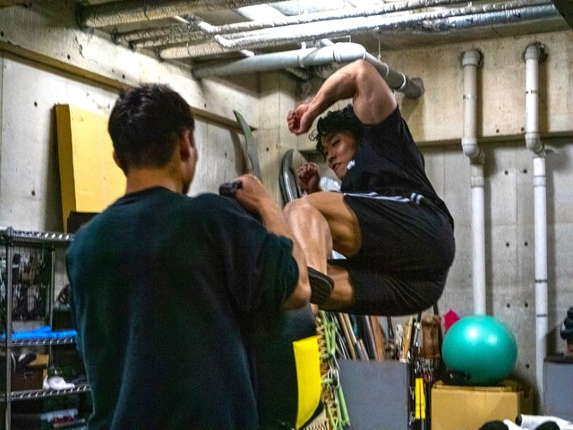 殺人ドロップキック