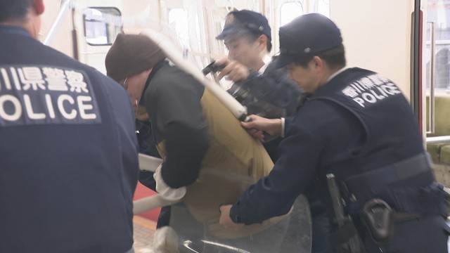 訓練の様子　ことでん瓦町駅　高松市