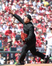 ハナコ・岡部大は学生服姿で登場