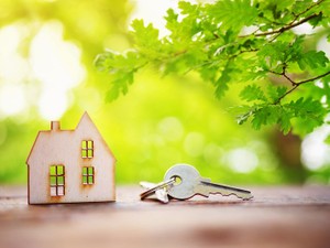 空き家になる実家　売却は親の生前か？ 相続後か？　税金の軽減策を比較