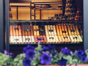 マカロンの花飾りに「面白いやん」。頑固な父が感性を教えくれるなんて